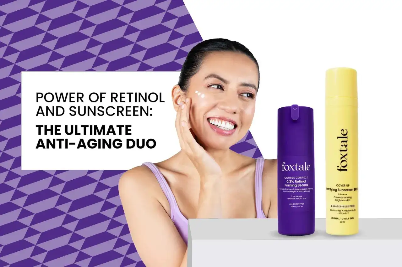 Frau mit strahlendem Lächeln, die ihre Wange berührt. Neben ihr stehen Produkte mit Retinol und Sonnenschutz.